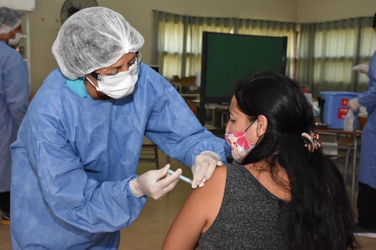 Vacunación Santa Rosa_ marzo mas de 15 mil docentes (2)