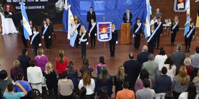 Acto del Día del Maestro en Rivadavia