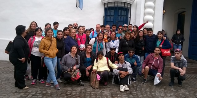CENS de Lavalle visitó Tucumán para homenajear a patriotas que juraron la Independencia