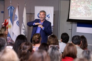 Mendoza, 04-04-18. El subsecretario de Educación, Gustavo Capone asistió a la charla de Norberto Monfort sobre calidad educativa.