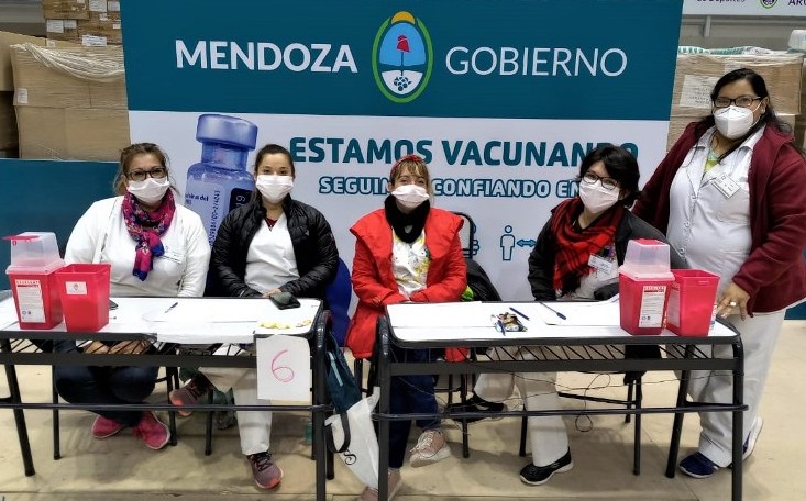 En Mendoza 2.500 estudiantes de Educación Superior son protagonistas del operativo de vacunación contra el COVID-19