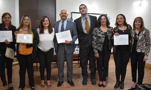 Estudiante del ISTEEC fue reconocida por la Legislatura Provincial