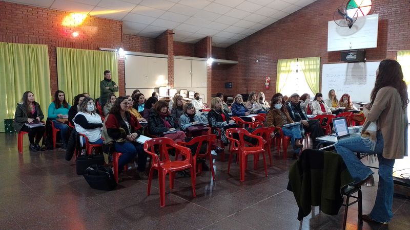 Gobierno Escolar realizó un encuentro de Alfabetización en San Rafael (6)