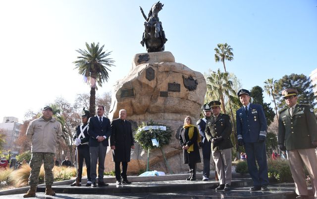 Las escuelas conmemoraron el aniversario del fallecimiento del General San Martín