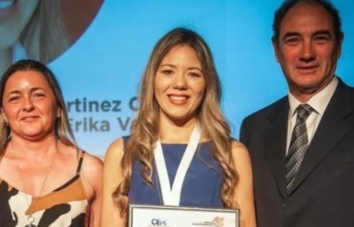 Directora de secundaria gana el Premio Jóvenes Mendocinos Destacados (3)
