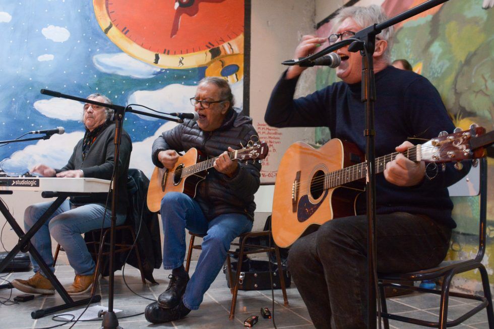 cantantes