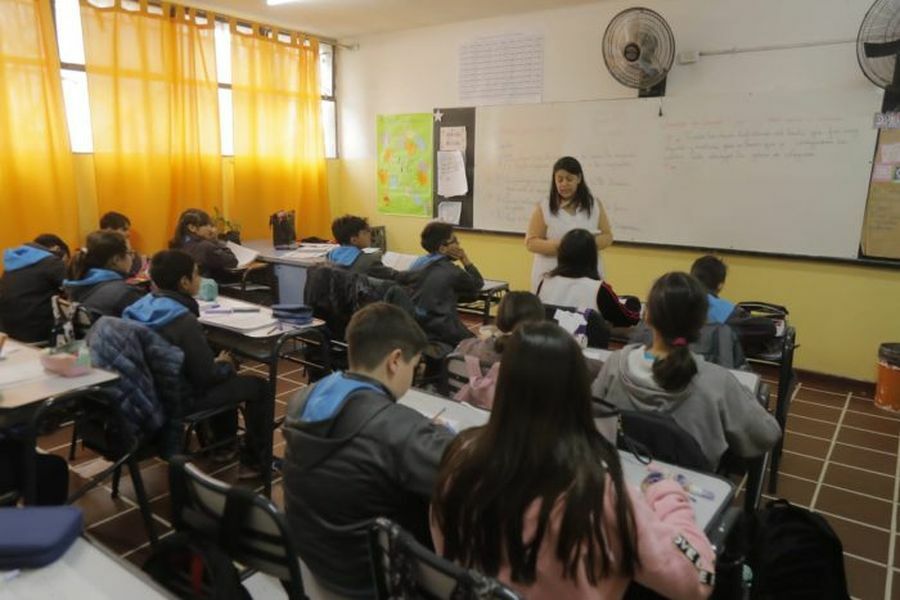 estudiantes docente clase