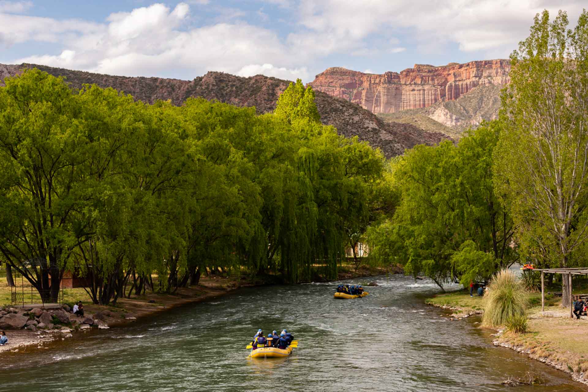 río montañas