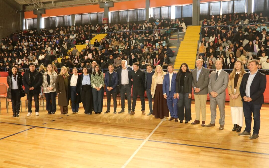 Tadeo García Zalazar: “el futuro de Mendoza se construye todos los días en las aulas”