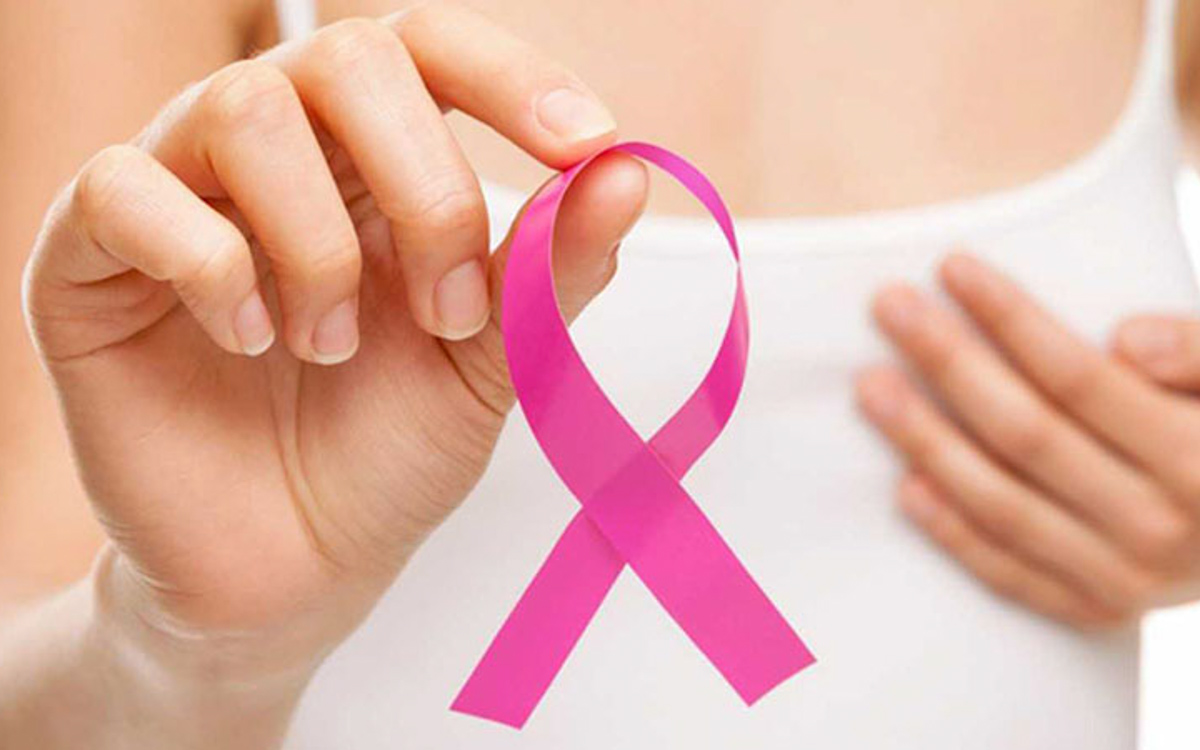 símbolo de cáncer de mamas-mano