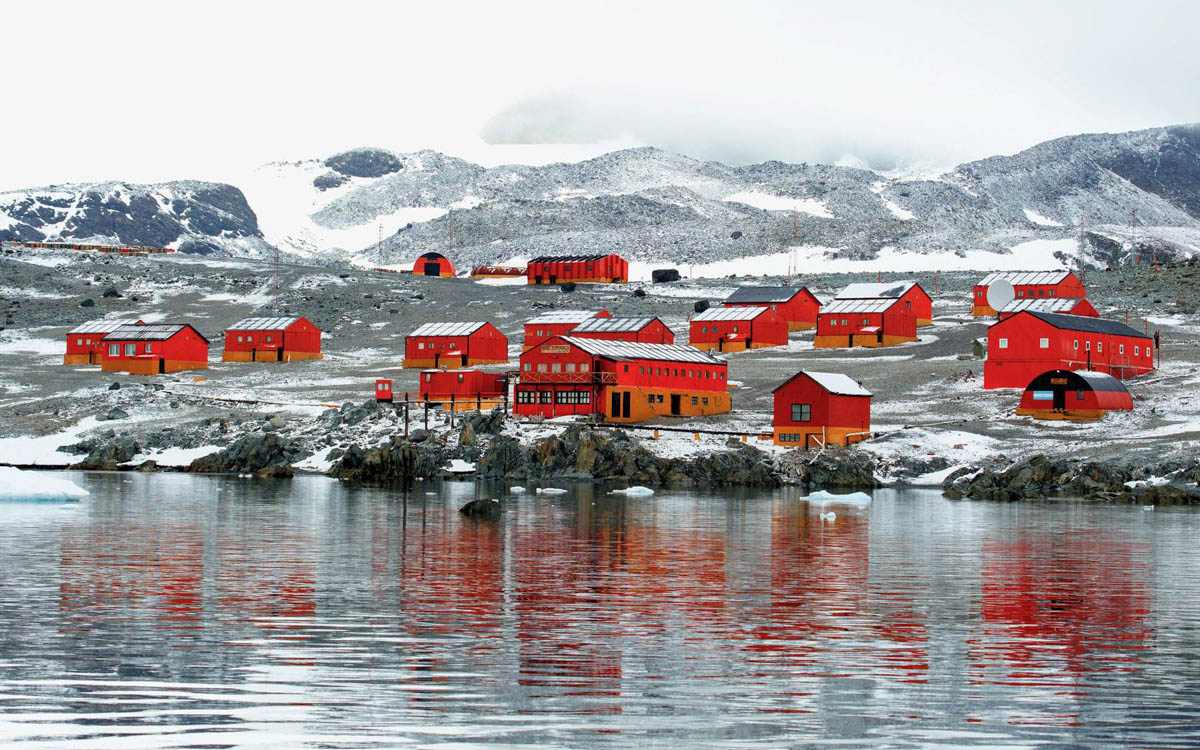 casas- montaña-nieve-agua