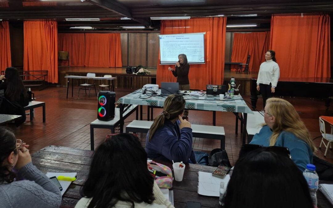 Docentes de primaria fortalecen sus conocimientos en Matemática