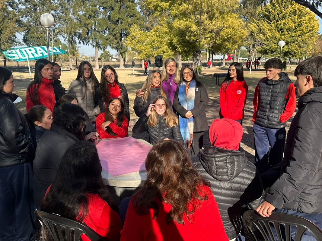 estudiantes en el parque