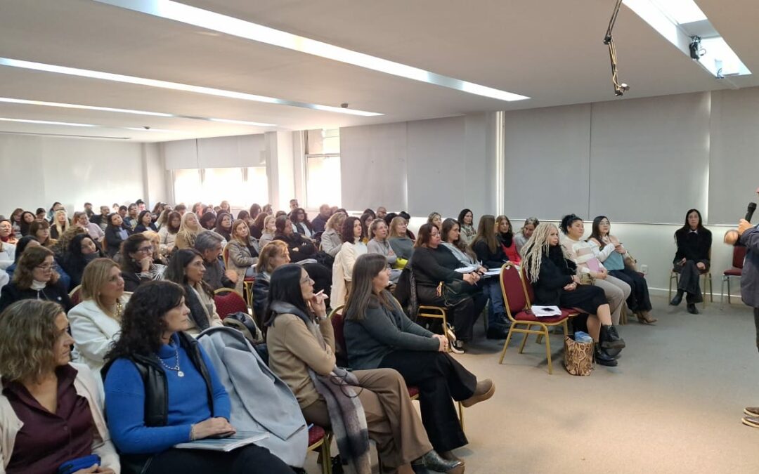 Liderar la escuela hoy: herramientas para intervenir, resolver y acompañar