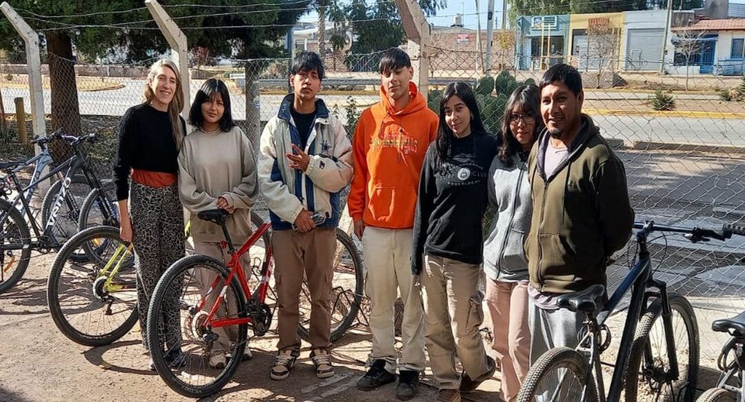 La escuela Arturo Jauretche implementó un Bicicletero Escolar