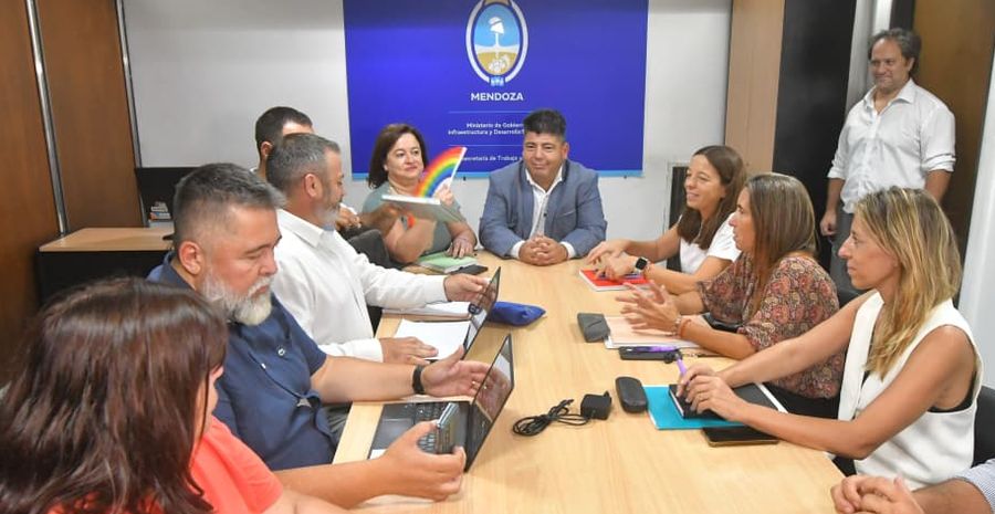 Paritarias 2026: el SUTE aceptó la propuesta salarial del Gobierno