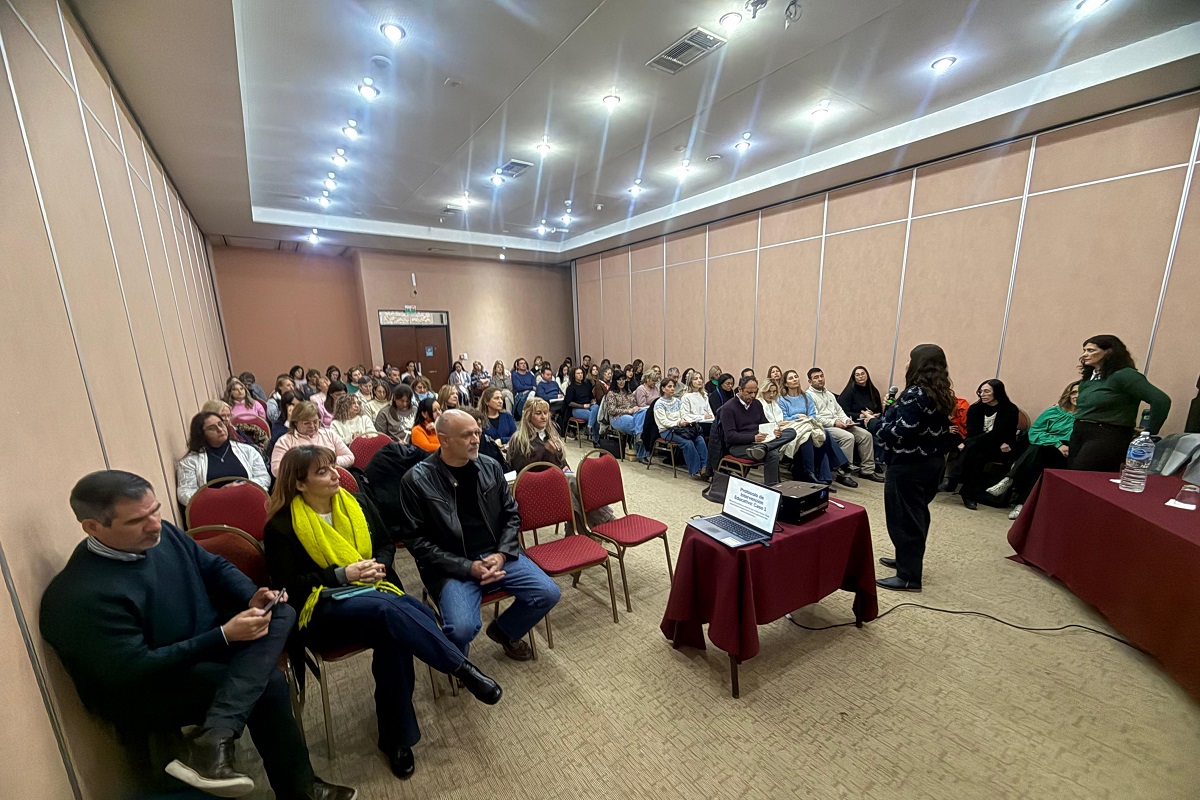 Liderar la escuela de hoy: una jornada para fortalecer las acciones directivas de las escuelas secundarias
