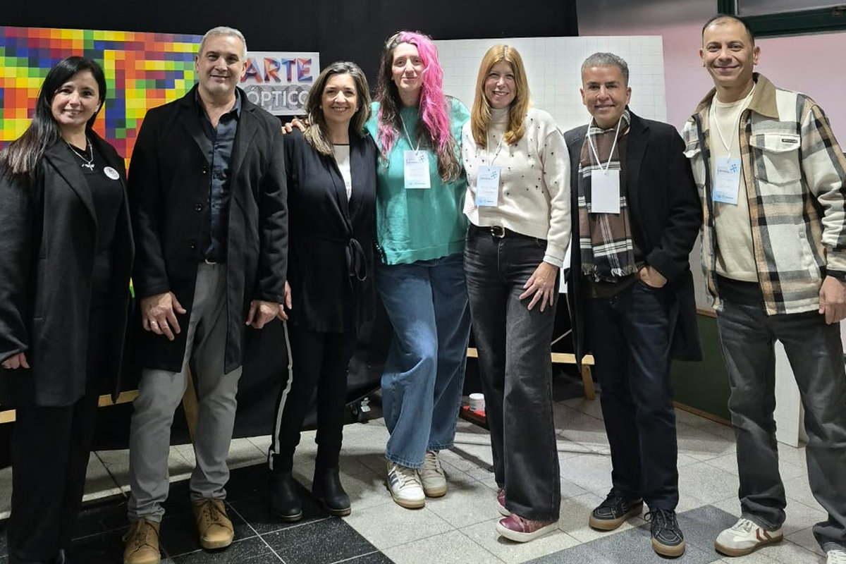 Coordinador de Educación Artística- Profesores - Estudiantes- Exposición