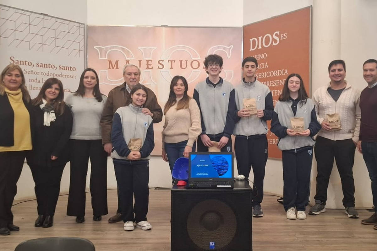 Estudiantes-de-secundaria-representaron-a-Mendoza-en-el-programa-EY-STEM-APP-2026