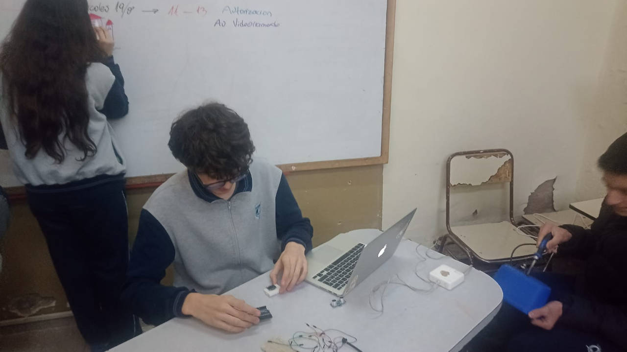 Estudiantes-de-secundaria-representaron-a-Mendoza-en-el-programa-EY-STEM-APP-2026