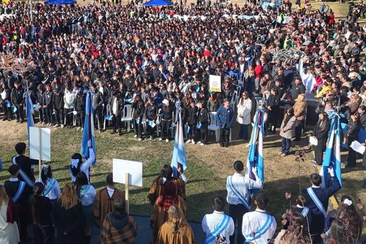 Estudiantes-realizaran-la-Promesa-de-Lealtad-a-la-Bandera