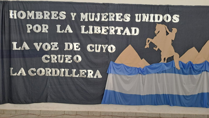 cartelera alusiva a la fecha