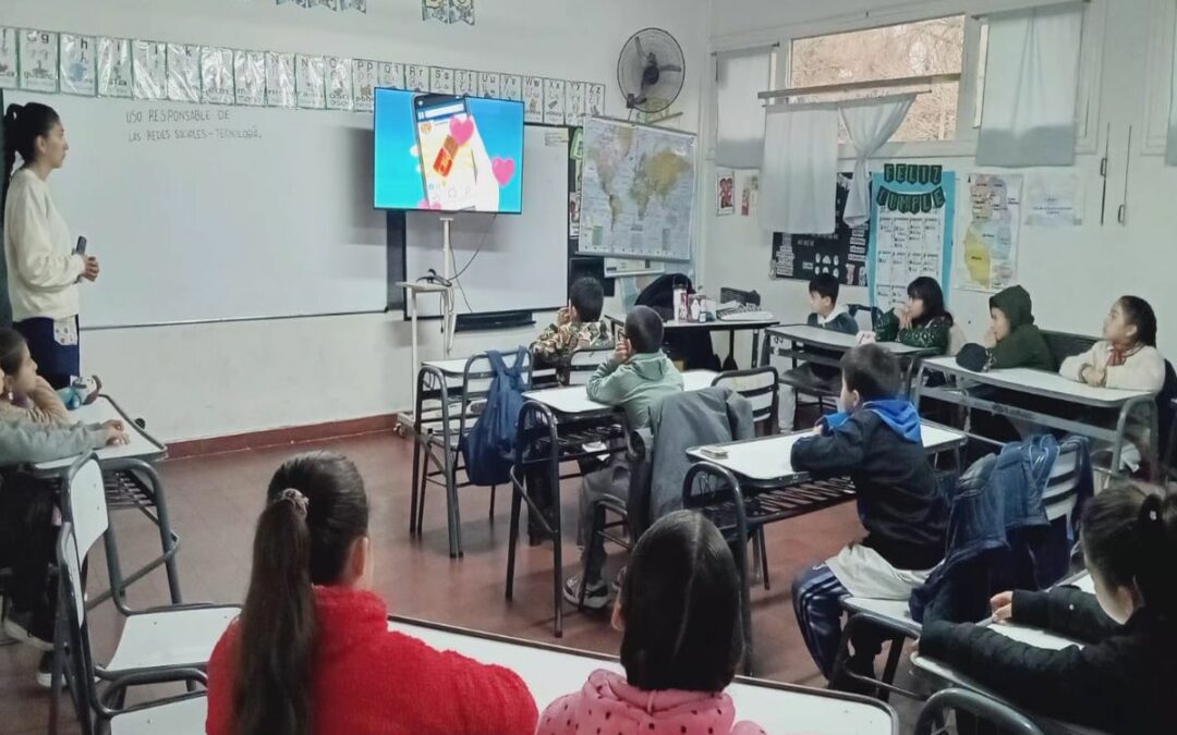 La Escuela Vicente Gil dijo presente en la jornada contra el grooming