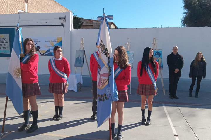 aniversario-del-fallecimiento-del-Padre-de-la-Patria-Abanderados y escoltas