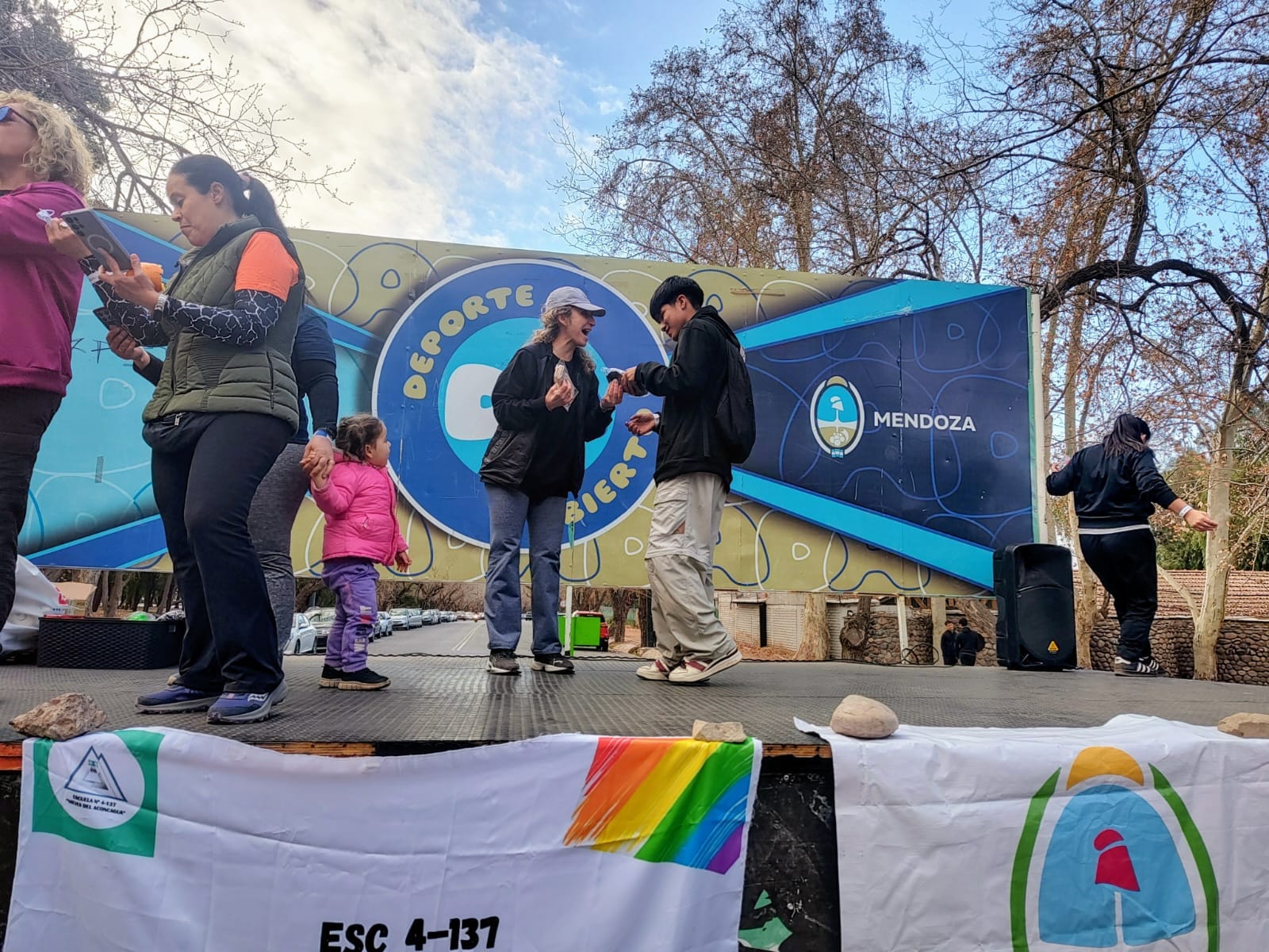 escuela-Nieves-del-Aconcagua-realizo-la-segunda-edicion-de-la-caminata-saludable-Andando-Juntos