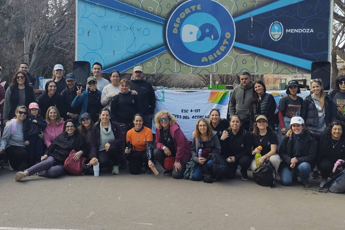 escuela-Nieves-del-Aconcagua-realizo-la-segunda-edicion-de-la-caminata-saludable-Andando-Juntos