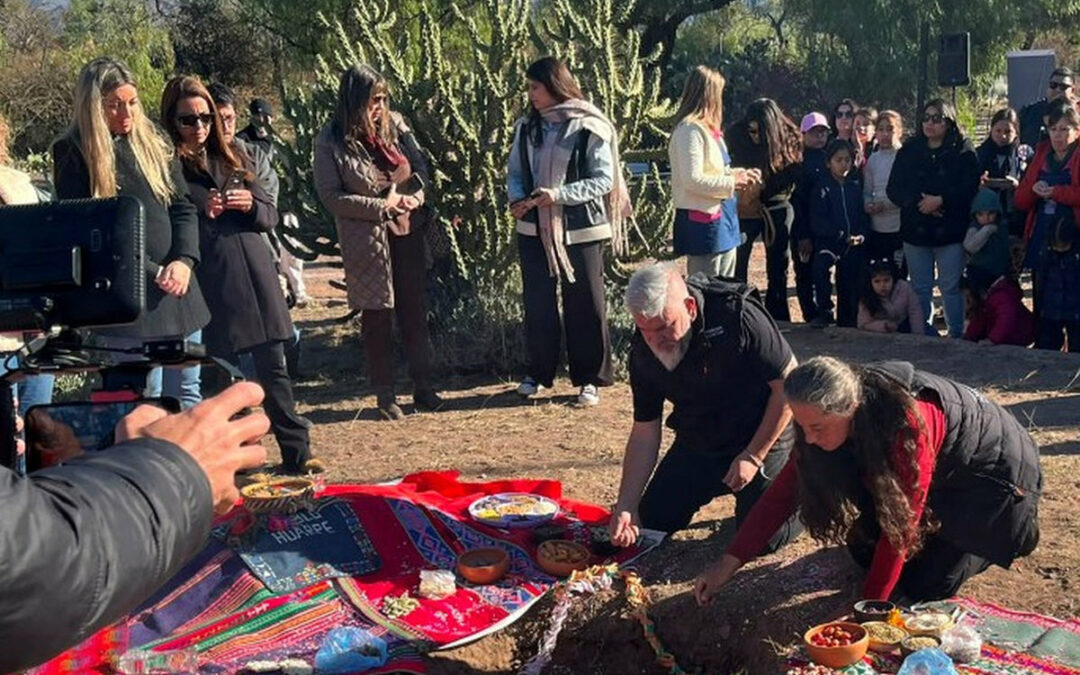 Mendoza celebró con gran participación estudiantil la tradicional Ceremonia a la Pachamama y Pecne Tao