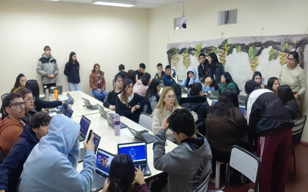 La Escuela Abelardo Vázquez impulsa la innovación con su primera capacitación institucional en IA