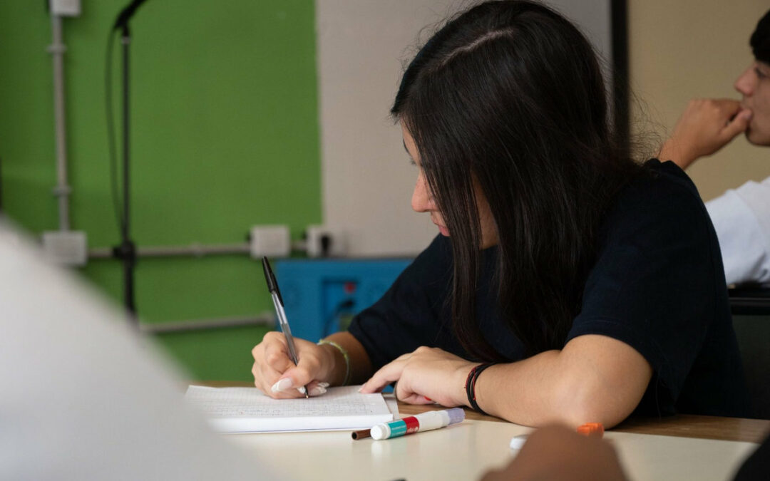 Mendoza impulsa una ley para que los estudiantes egresen con experiencia laboral