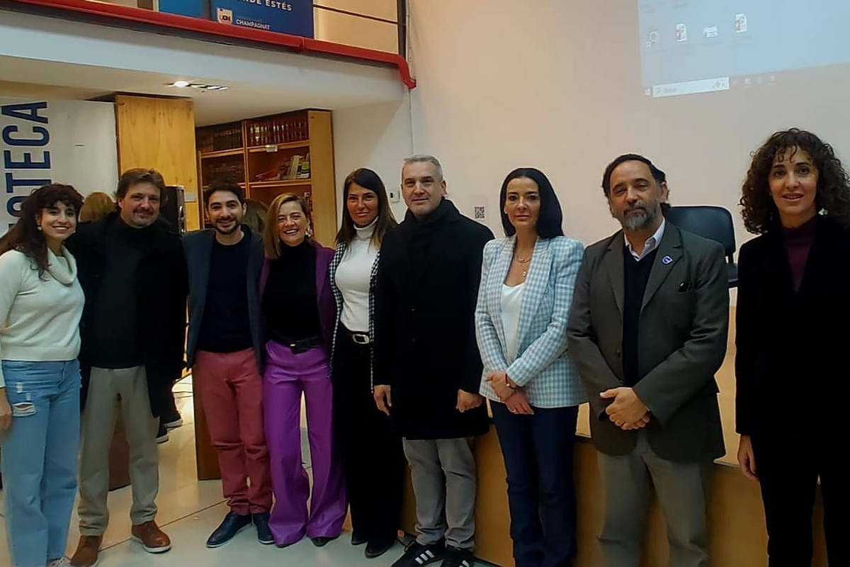 DGE realizó una capacitación sobre el arte como herramienta de acompañamiento
