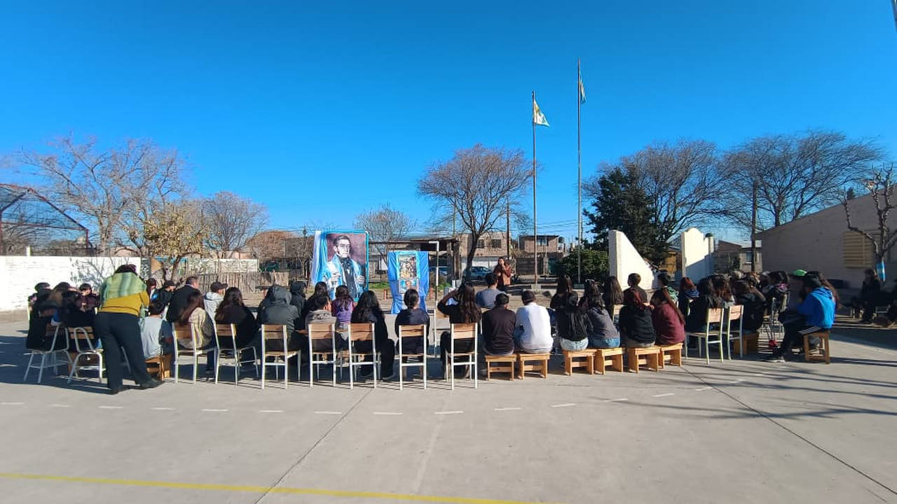 Estudiantes de San Rafael conmemoraron al General José de San Martín