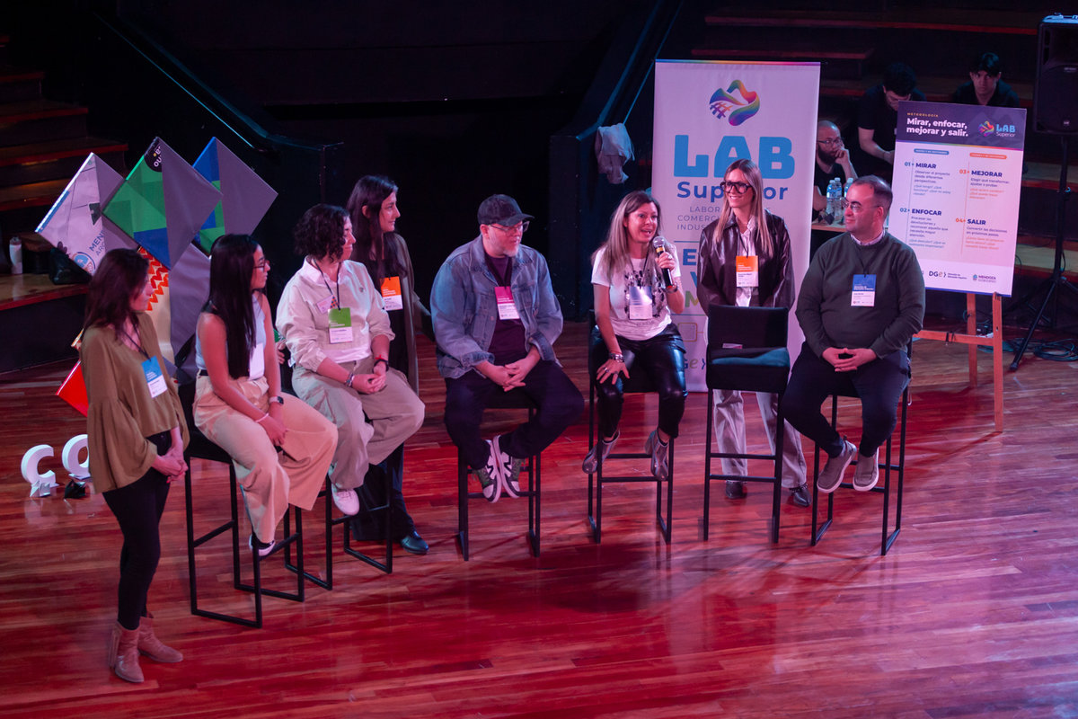 LAB Superior en Comecoco: los IES presentaron 58 proyectos creativos